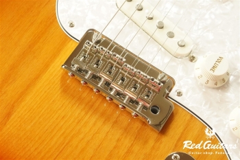 2021 Collection Made in Japan Hybrid II Stratocaster - Metallic 3-Color Sunburst